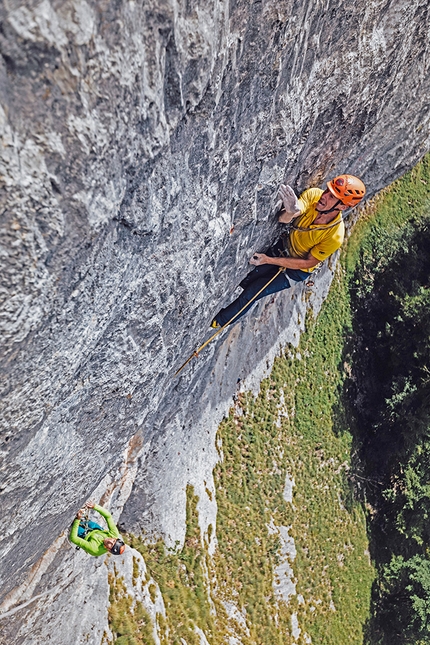 Fine di un’Epoca Cima Cee - Fine di un’Epoca: Cima Cee in the Brenta Dolomites: Luca Giupponi climbing pitch 3 © Matteo Pavana