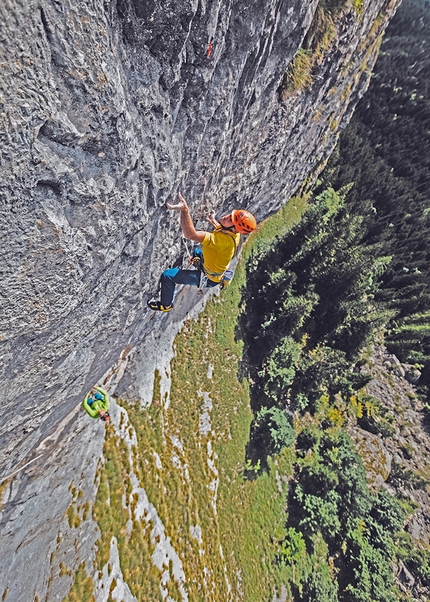 Fine di un’Epoca Cima Cee - Fine di un’Epoca: Cima Cee in the Brenta Dolomites: Luca Giupponi climbing pitch 3 © Matteo Pavana