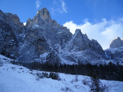 Sass Maor - The rockfall on the east face of Sass Maor, Pale di San Martino, Dolomites.