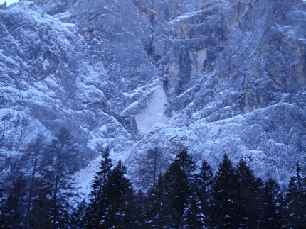 Sass Maor - The rockfall on the east face of Sass Maor, Pale di San Martino, Dolomites.