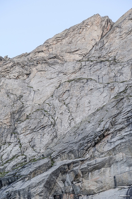 La Leggenda di Charlie e il Dragone Pizzo Torrone Occidentale - La Leggenda di Charlie e il Dragone: Pizzo Torrone, Val Torrone, Val Masino, Tommaso Lamantia, Manuele Panzeri