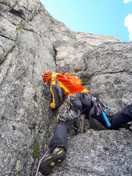 La Leggenda di Charlie e il Dragone Pizzo Torrone Occidentale - La Leggenda di Charlie e il Dragone: Pizzo Torrone, Val Torrone, Val Masino, Tommaso Lamantia, Manuele Panzeri