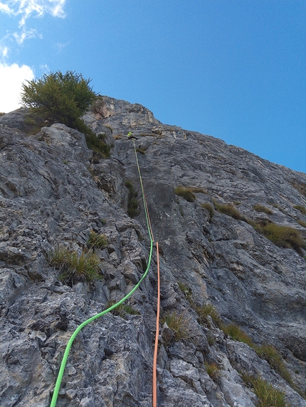 Via in ricordo di Giuliano Stenghel Pilastro Scolobi, Cima Omet - Via in ricordo di Giuliano Stenghel: Pilastro Scolobi, Cima Omet, Dolomiti di Brenta