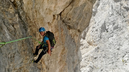 Fungo d'Ombretta Torre Giuseppe Moschitz - Fungo d'Ombretta: Dolomiti: Giorgia Felicetti sul tiro chiave