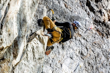 Lockdown Falesia Total Dry Pescegallo  Cascata di Pescegallo - Lockdown Falesia Total Dry Pescegallo : Cristian Candiotto