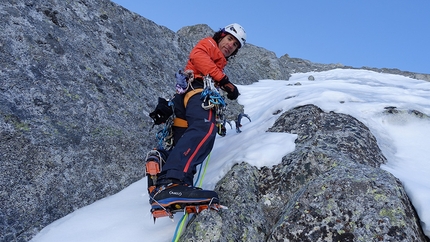 Illogika Monte Nero di Presanella - Illogika: Monte Nero di Presanella: Santiago Padrós, 7° tiro della via Illogika