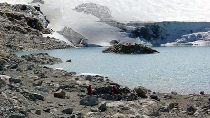 Aguja Poincenot, Fitz Roy, Patagonia - Aguja Poincenot, Patagonia. Bivacco alla Laguna de los Tres