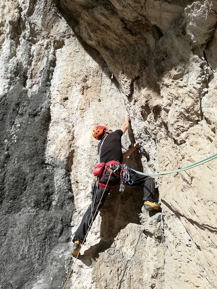 Io Penso Positivo Rupe di Santa Massenza (Rupe di Fraveggio) - Io Penso Positivo: Rupe di Santa Massenza, Valle del Sarca. Markus Aufderklamm L2