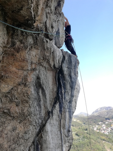 Io Penso Positivo Rupe di Santa Massenza (Rupe di Fraveggio) - Io Penso Positivo: Rupe di Santa Massenza, Valle del Sarca. Markus Aufderklamm L3