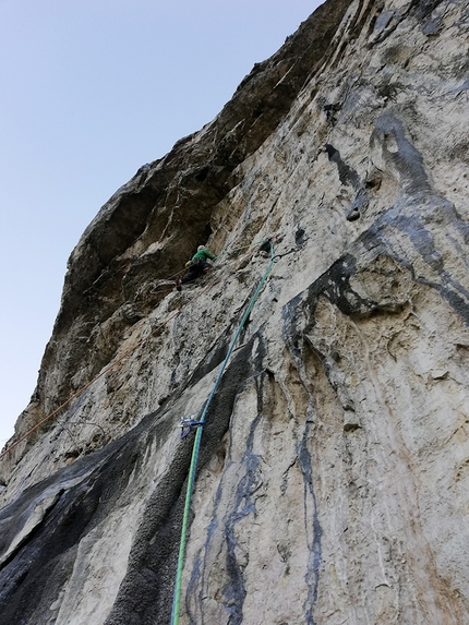 Io Penso Positivo Rupe di Santa Massenza (Rupe di Fraveggio) - Io Penso Positivo: Rupe di Santa Massenza, Valle del Sarca. Luca Giupponi L4