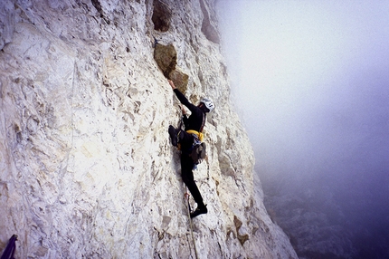 Angoscia Sojo Rosso, Monte Pasubio - Angoscia: Sojo Rosso (Monte Pasubio): Andrea Micheletto in apertura nel 2002