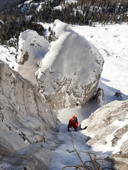 Cascata Toboga Pala delle Masenade - Cascata Toboga: Pala delle Masenade, Moiazza, Dolomiti (Gianni Del Din, Otello De Toni 16/01/2021)