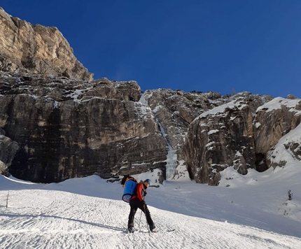 Cascata Toboga Pala delle Masenade - Cascata Toboga: Pala delle Masenade, Moiazza, Dolomiti (Gianni Del Din, Otello De Toni 16/01/2021)