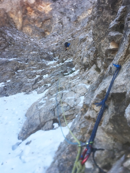 Viaggio nel Tempo Contrafforte NNE di Cima Tre Croci - Viaggio nel Tempo: 9° tiro - Cima Tre Croci, Piccole Dolomiti (Matteo Rini, Matthias Stefani)