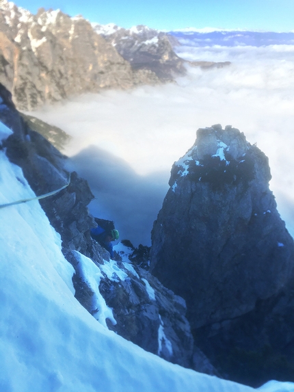 Viaggio nel Tempo Contrafforte NNE di Cima Tre Croci - Viaggio nel Tempo: 17° tiro - Cima Tre Croci, Piccole Dolomiti (Matteo Rini, Matthias Stefani)