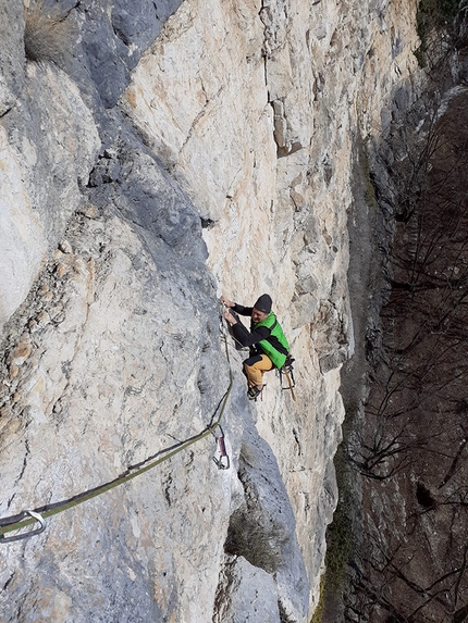 Il mondo parallelo di Aki Monte Pubel - Croce di San Francesco - Il mondo parallelo di Aki: Monte Pubel, Valsugana