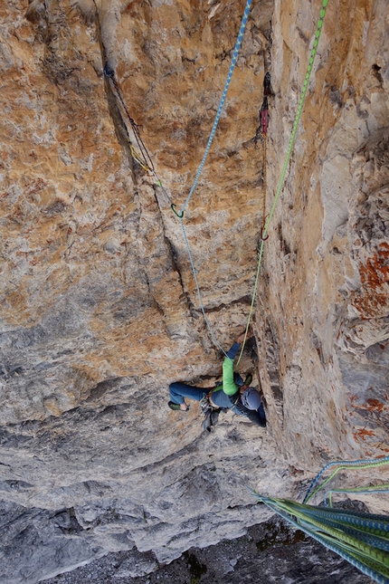 Via Dalì Pilastro de le Pòpe - Cima Ceda Occidentale - Via Dalì: Cima Ceda Occidentale, Dolomiti di Brenta. L3 (Alessandro Beber, Marco Maganzini 25/07/2020)