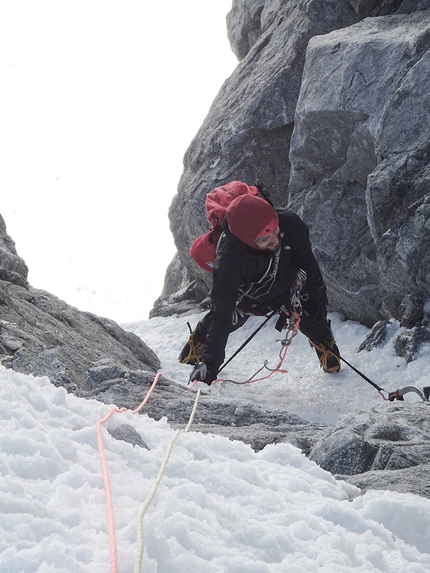 Goulotte della Z Cima di Rosso - Valmalenco - Goulotte della Z: Cima di Rosso (Valmalenco): Alberto Rusconi nella prima parte della Goulotte della Z