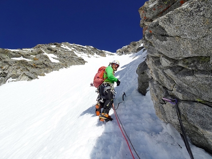 Goulotte della Z Cima di Rosso - Valmalenco - Goulotte della Z: Cima di Rosso (Valmalenco): Mario Vannuccini nel tratto nevoso finale