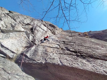 Viaggio nell’iperspazio Scoglio delle Metamorfosi - Val di Mello - Viaggio nell’iperspazio: Scoglio delle Metamorfosi, Val di Mello