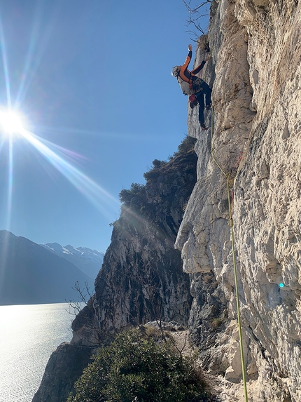 Luis Sepúlveda Cima Woody - Luis Sepúlveda: Cima Woody, Lago di Garda