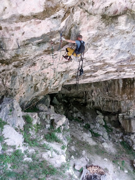 El Viro Grotta del Covolon - El Viro: Grotta del Covolon, Val Gàdena (Paola Gottardello, Fausto Maragno, Max Poggese)