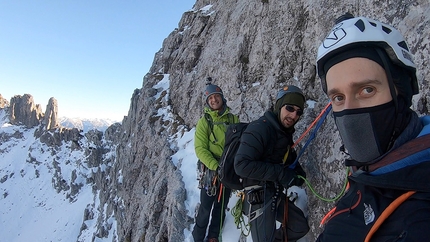 Grønn Zucco Barbisino - Grønn: Zucco Barbisino (Alpi Orobie): la banda in sosta, felice di aver superato il tiro chiave