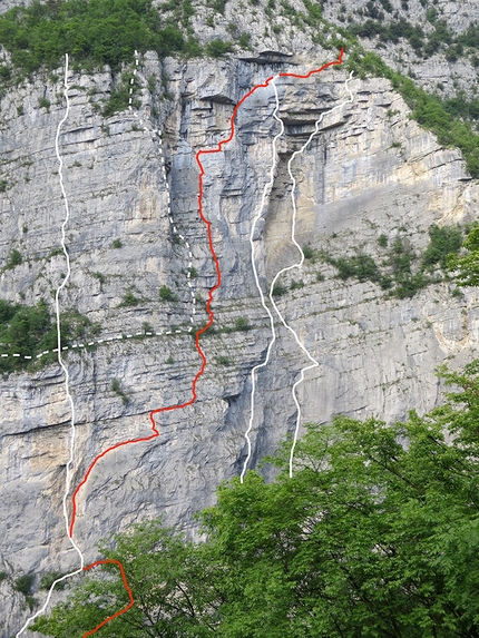 Danza Macabra Gola del Limarò, Giudicarie esteriori - Danza Macabra: Gola del Limarò, Valle del Sarca (Marco Pellegrini, Francesco Salvaterra 2021)