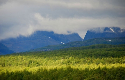 Kungsleden, il re dei sentieri - Lo sguardo scorrerà verso l’orizzonte, laggiù dove la cima del Kebnekaise fa capolino...