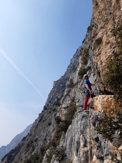 Un Nuovo Inizio Monte Casale - Pilastro del Vento - Un Nuovo Inizio: Pilastro Simonetta, Monte Casale, Valle del Sarca (Marco Bozzetta, Costante Carpella 2022)