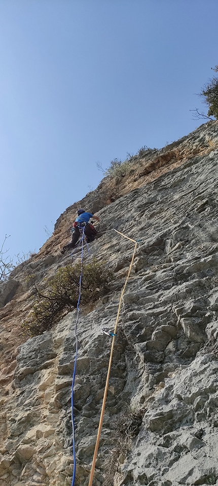 Un Nuovo Inizio Monte Casale - Pilastro del Vento - Un Nuovo Inizio: Pilastro Simonetta, Monte Casale, Valle del Sarca (Marco Bozzetta, Costante Carpella 2022)