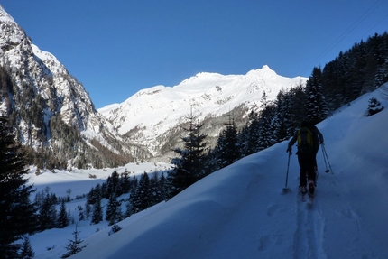 Ski mountaineering Alti Tauri, Austria - Hochgasser (2922m): the start