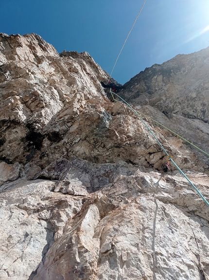 Scalatori di nuvole Campanile Caigo - Scalatori di nuvole: Campanile Caigo, Dolomiti di Brenta (Marco Pellegrini, Francesco Salvaterra)