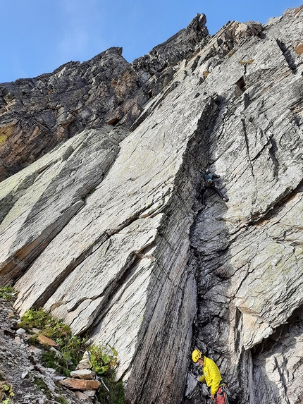 Tranta pűrghi Pain de Sucre - Anticima - Tranta pűrghi: Pain de Sucre, Valle del Gran San Bernardo