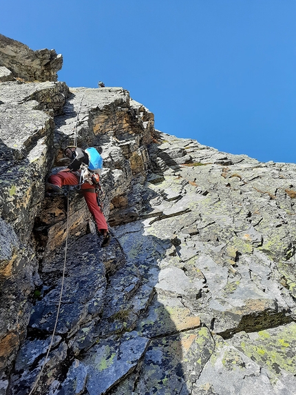 Tranta pűrghi Pain de Sucre - Anticima - Tranta pűrghi: Pain de Sucre, Valle del Gran San Bernardo