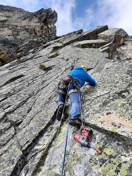 Tranta pűrghi Pain de Sucre - Anticima - Tranta pűrghi: Pain de Sucre, Valle del Gran San Bernardo