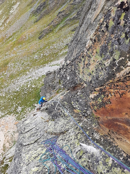 Tranta pűrghi Pain de Sucre - Anticima - Tranta pűrghi: Pain de Sucre, Valle del Gran San Bernardo