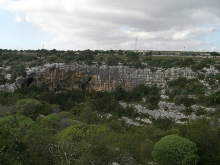 Pandora, rock climbing in Sicily