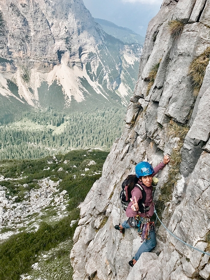 Via Per Lory Spallone Irene - Via Per Lory: Spallone Irene, Dolomiti di Brenta (Soukaina Dali, Davide Ortolani, Monica Susat 06/2022)