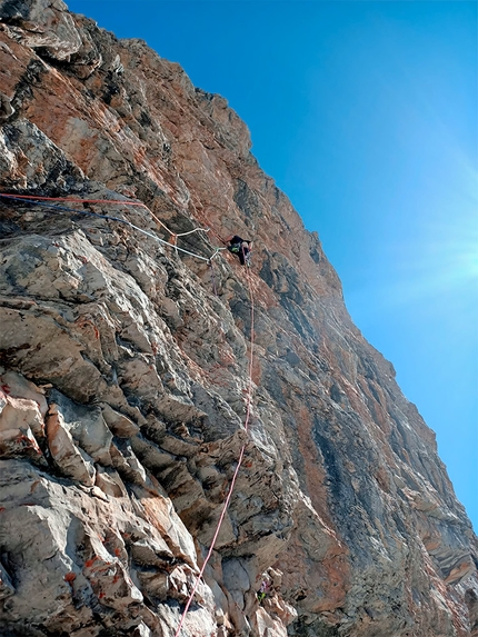 Caput Mundi Cima Roma - Caput Mundi: Cima Roma, Brenta Dolomites (Alessandro Beber, Alberto Fedrizzi, Matteo Pavana 2022)