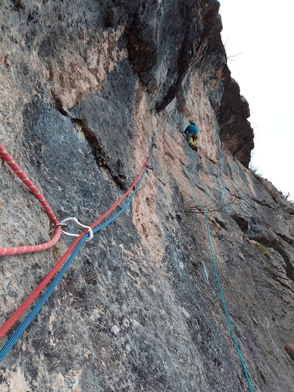 Via Nòn alpinistica Monte Castel Corona - Via Nòn alpinistica: Monte Castel Corona, Val di Non (Stefano Menegardi, Umberto Santuari)