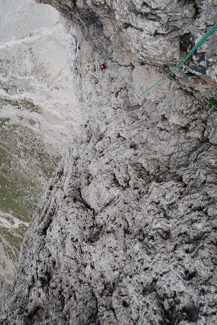 Cascata Estiva Sassopiatto - Cascata Estiva: Sassopiatto, Dolomiti (Franziska Rizzi, Aaron Moroder 2022)