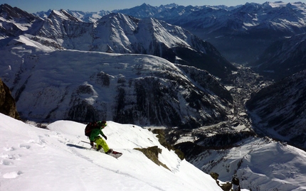 Dent du Jetoula - Davide Capozzi e Stefano Bigio e la prima discesa della cresta sud-est della Dent du Jetoula (gruppo del Monte Bianco) il 16/01/2012.