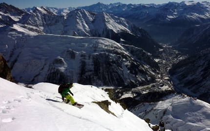 Dent du Jetoula - Davide Capozzi and Stefano Bigio and the first descent of the SE Ridge of Dent du Jetoula (Mont Blanc) carried out on 16/01/2012.