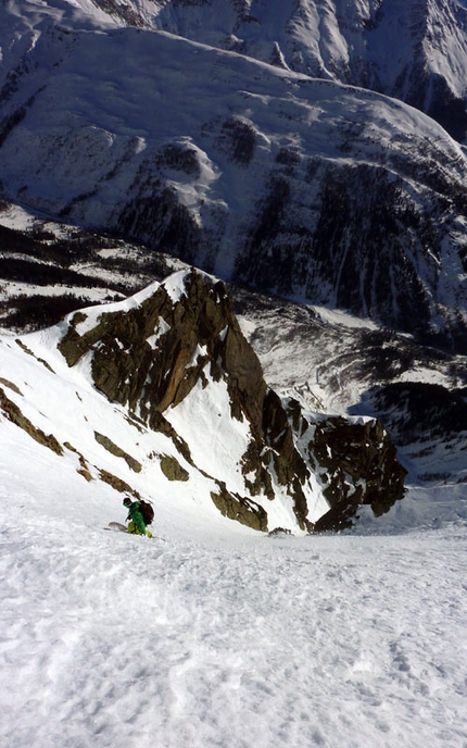 Dent du Jetoula - Davide Capozzi and Stefano Bigio and the first descent of the SE Ridge of Dent du Jetoula (Mont Blanc) carried out on 16/01/2012.