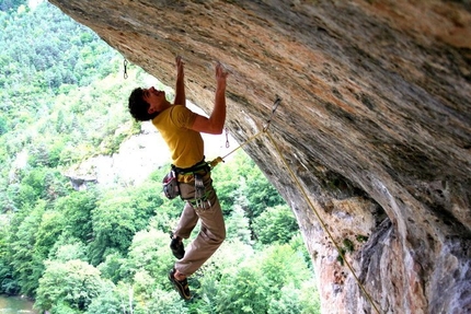 Jacopo Larcher - Jacopo Larcher climbing at Gorges du Tarn, France