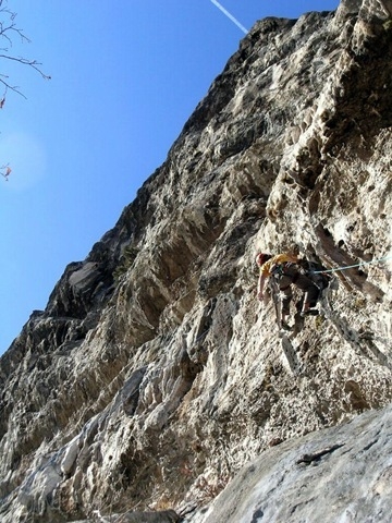 Jacopo Larcher - Jacopo Larcher climbing Via di testa, Monte Cimo