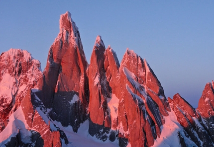Cerro Torre: the bolt chopping and its history as seen through the eyes of Mario Conti