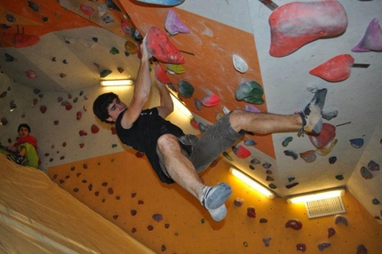 Boulder fino alla fine del mondo - Boulder fino alla fine del mondo, 20 gennaio 2012: primo assalto al Drago. Marcello Bombardi.