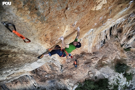 Fraguel, Maiorca - Iker Pou durante la prima salita di Big men 9a+, Fraguel, Maiorca